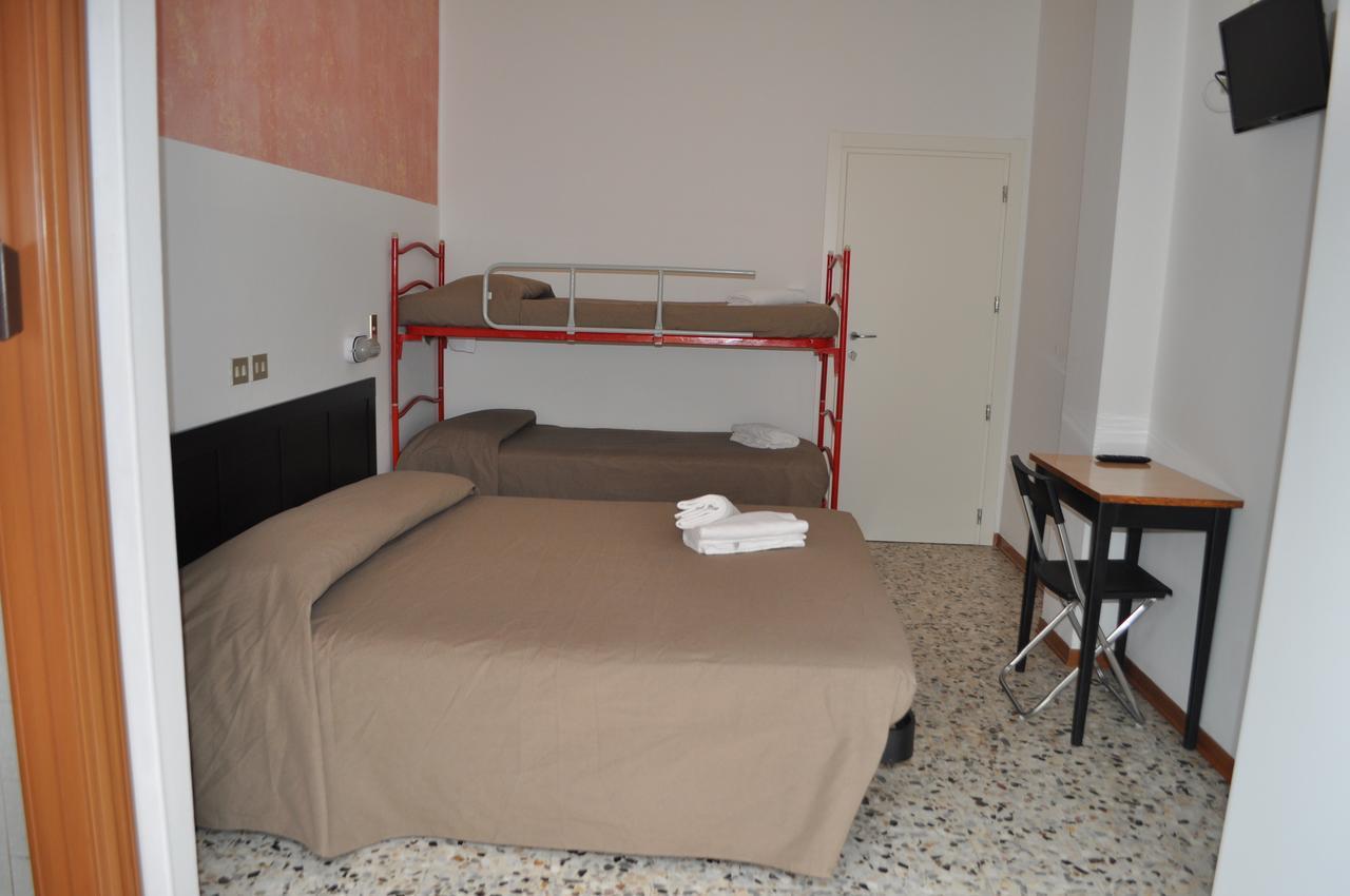 Hotel Urano Cattolica Exteriör bild