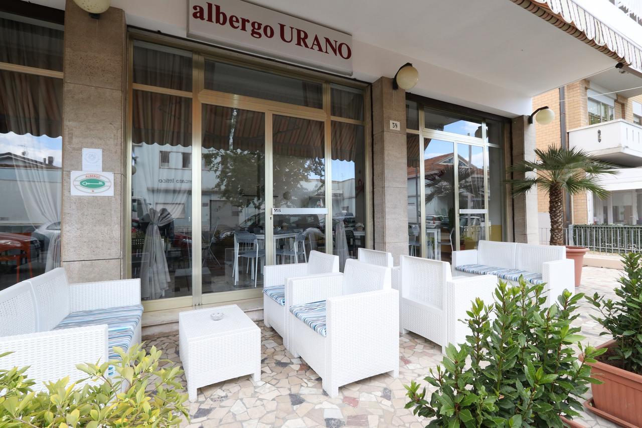 Hotel Urano Cattolica Exteriör bild