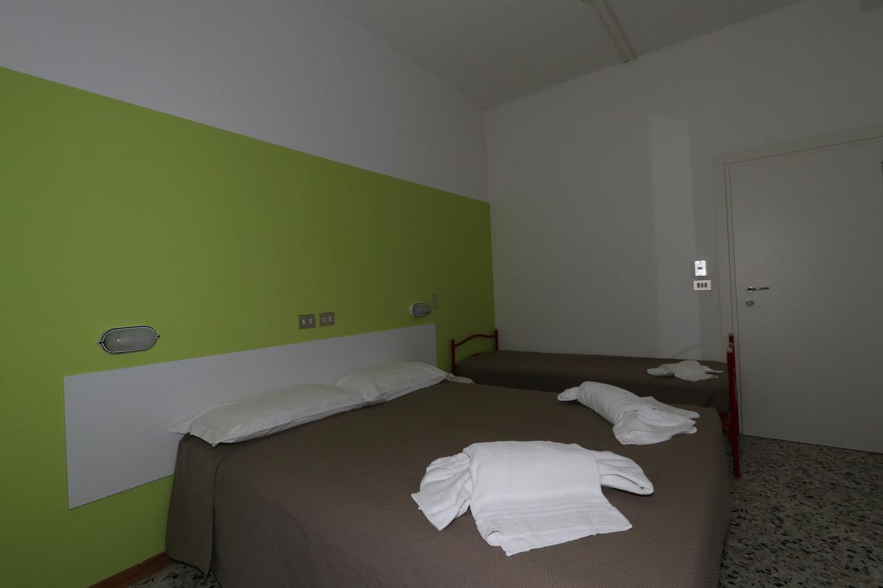Hotel Urano Cattolica Exteriör bild