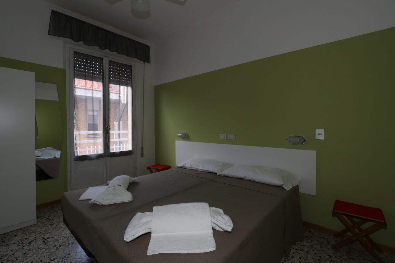 Hotel Urano Cattolica Exteriör bild
