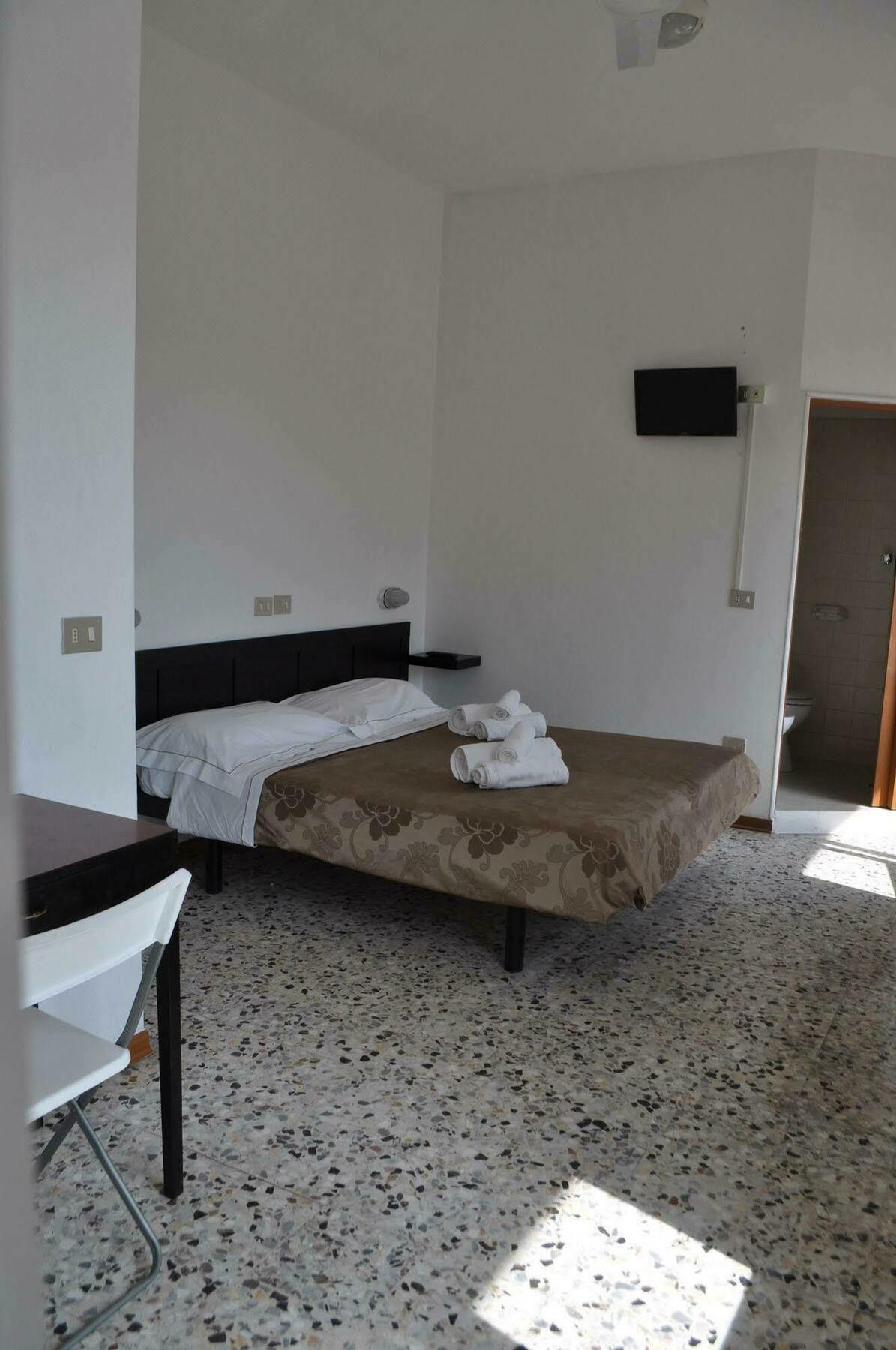 Hotel Urano Cattolica Exteriör bild