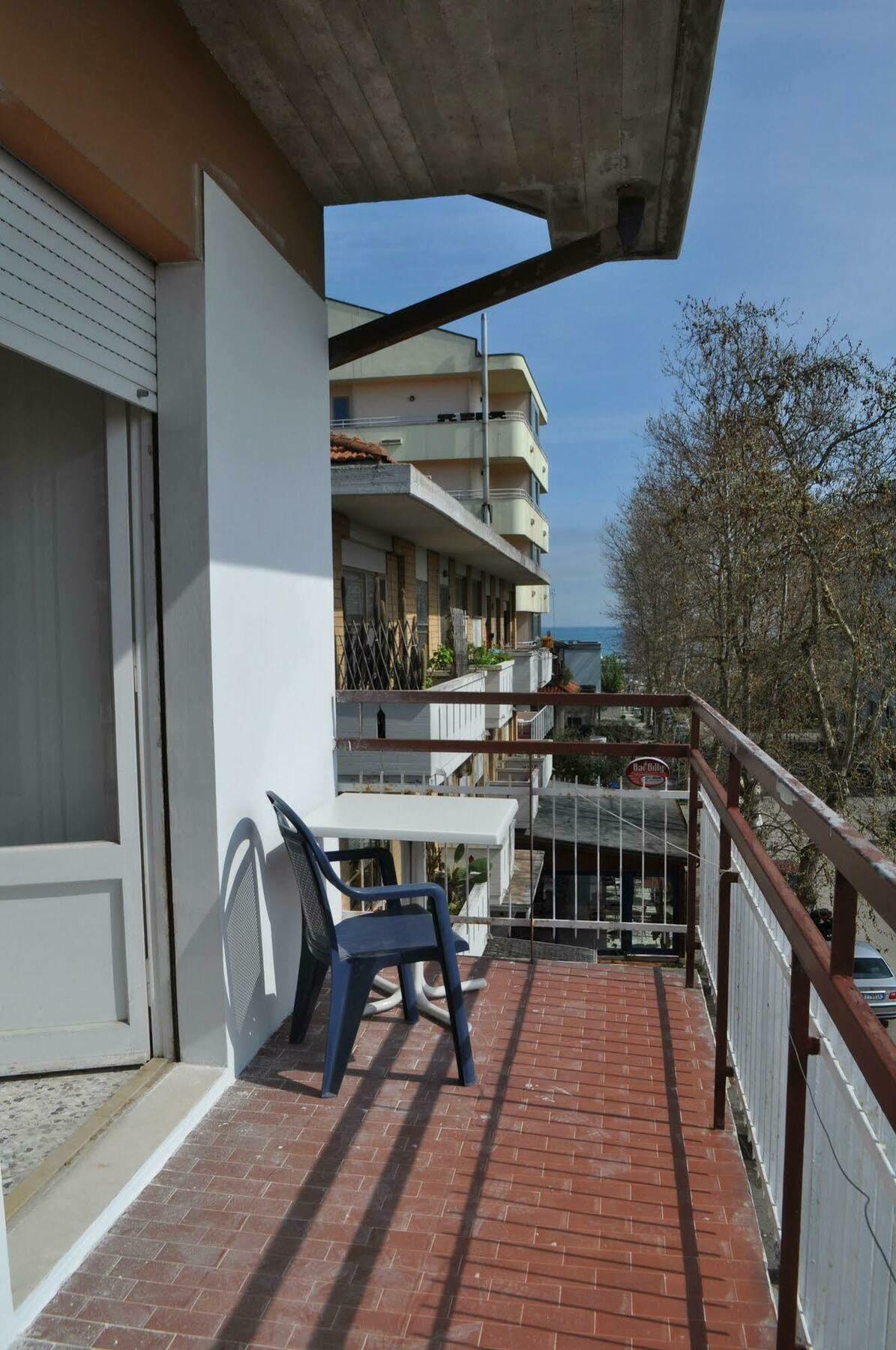 Hotel Urano Cattolica Exteriör bild